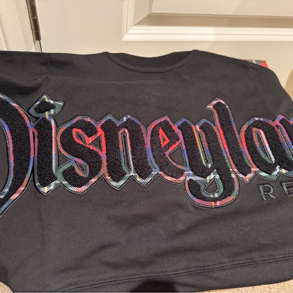 Disneyland VIP Tour Spirit Jersey - Picture 2 of 7